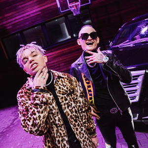 海南裸休美女撒尿露脸视频
